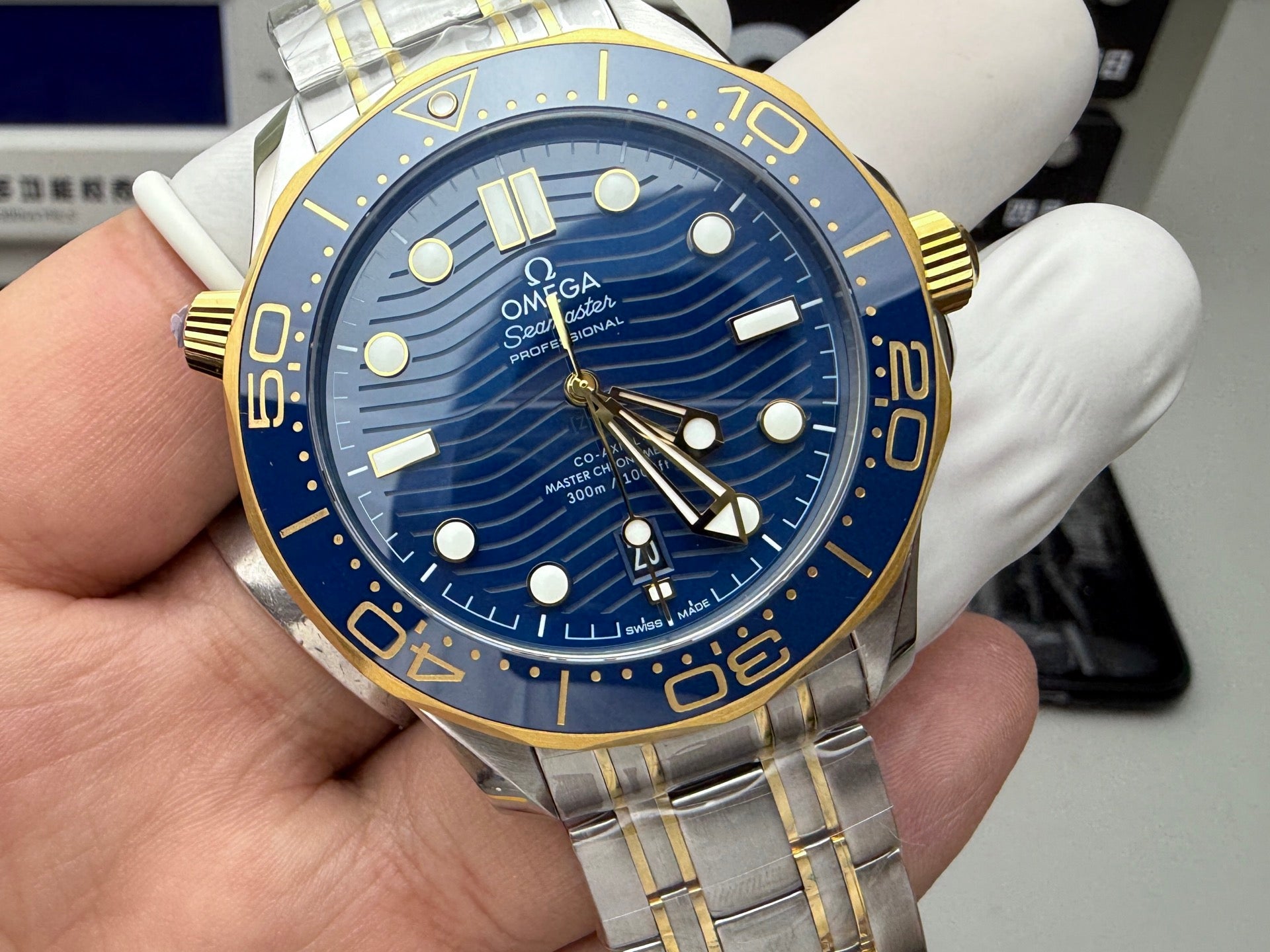 Z11   Seamaster300---210.22.42.20.03.001---42mm
