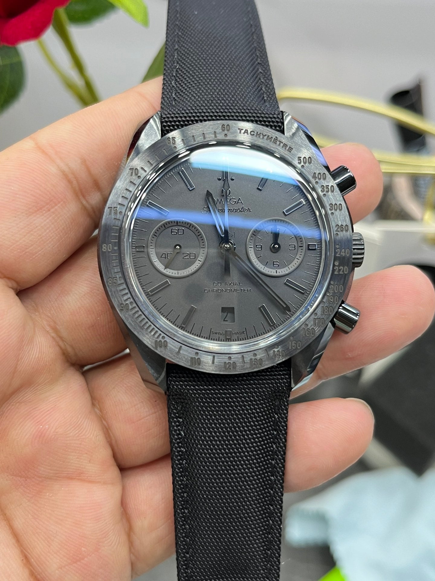 C14    Speedmaster Dark Side of the Moon---311.92.44.30.01.001---44mm