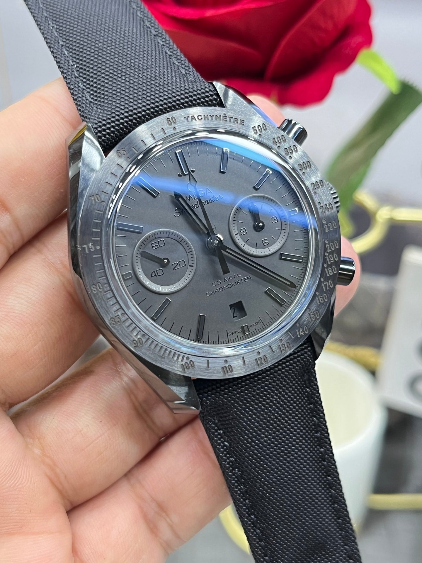 C14    Speedmaster Dark Side of the Moon---311.92.44.30.01.001---44mm