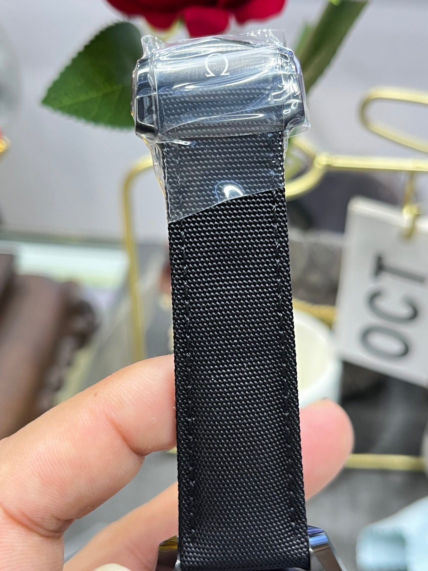 C14    Speedmaster Dark Side of the Moon---311.92.44.30.01.001---44mm
