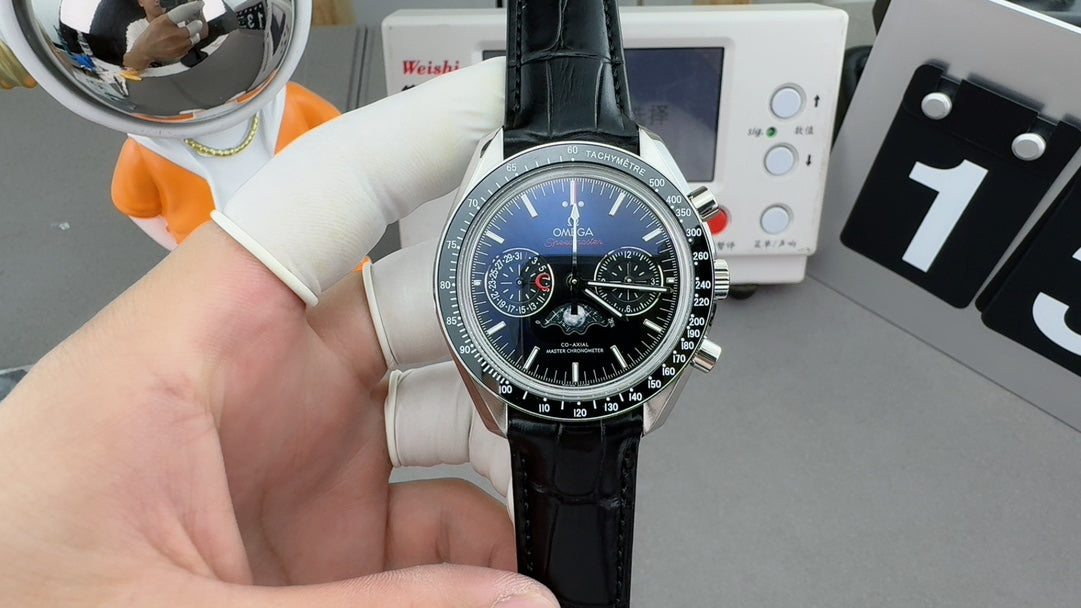 C16   Speedmaster Moonphase---304.33.44.52.01.001---44mm