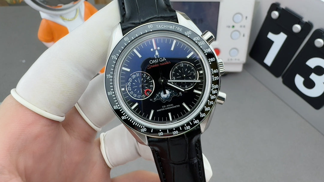 C16   Speedmaster Moonphase---304.33.44.52.01.001---44mm