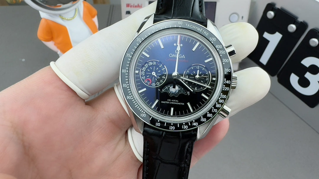 C16   Speedmaster Moonphase---304.33.44.52.01.001---44mm