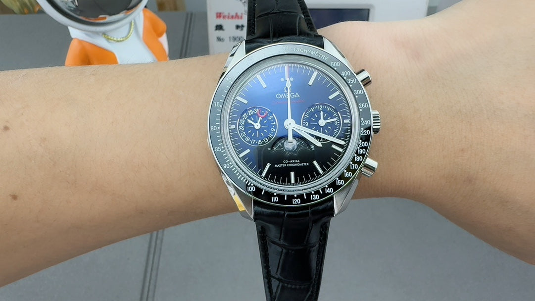 C16   Speedmaster Moonphase---304.33.44.52.01.001---44mm