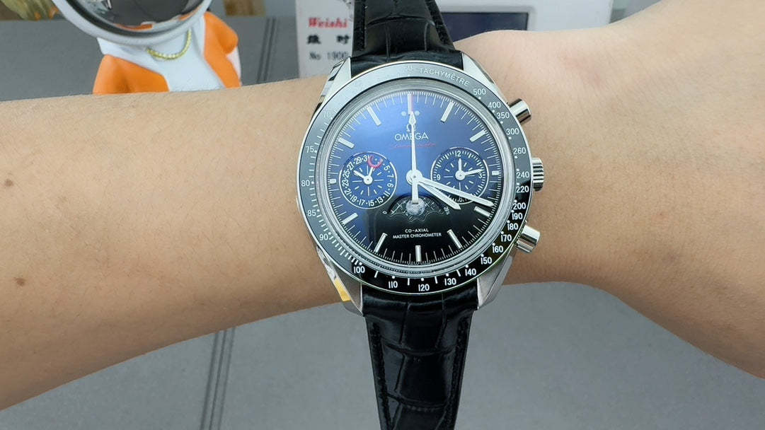 C16   Speedmaster Moonphase---304.33.44.52.01.001---44mm