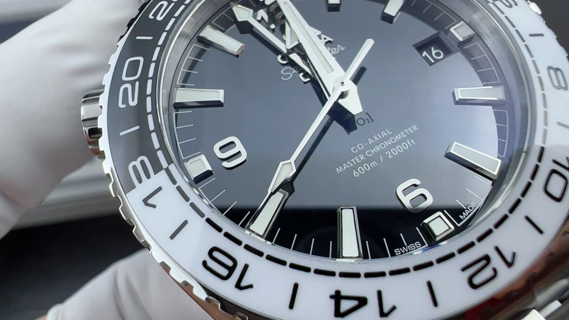 Z18   Seamaster600--- 215.30.44.22.01.001---43.5mm