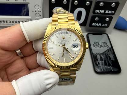 R2   Day-Date ---228238---40mm