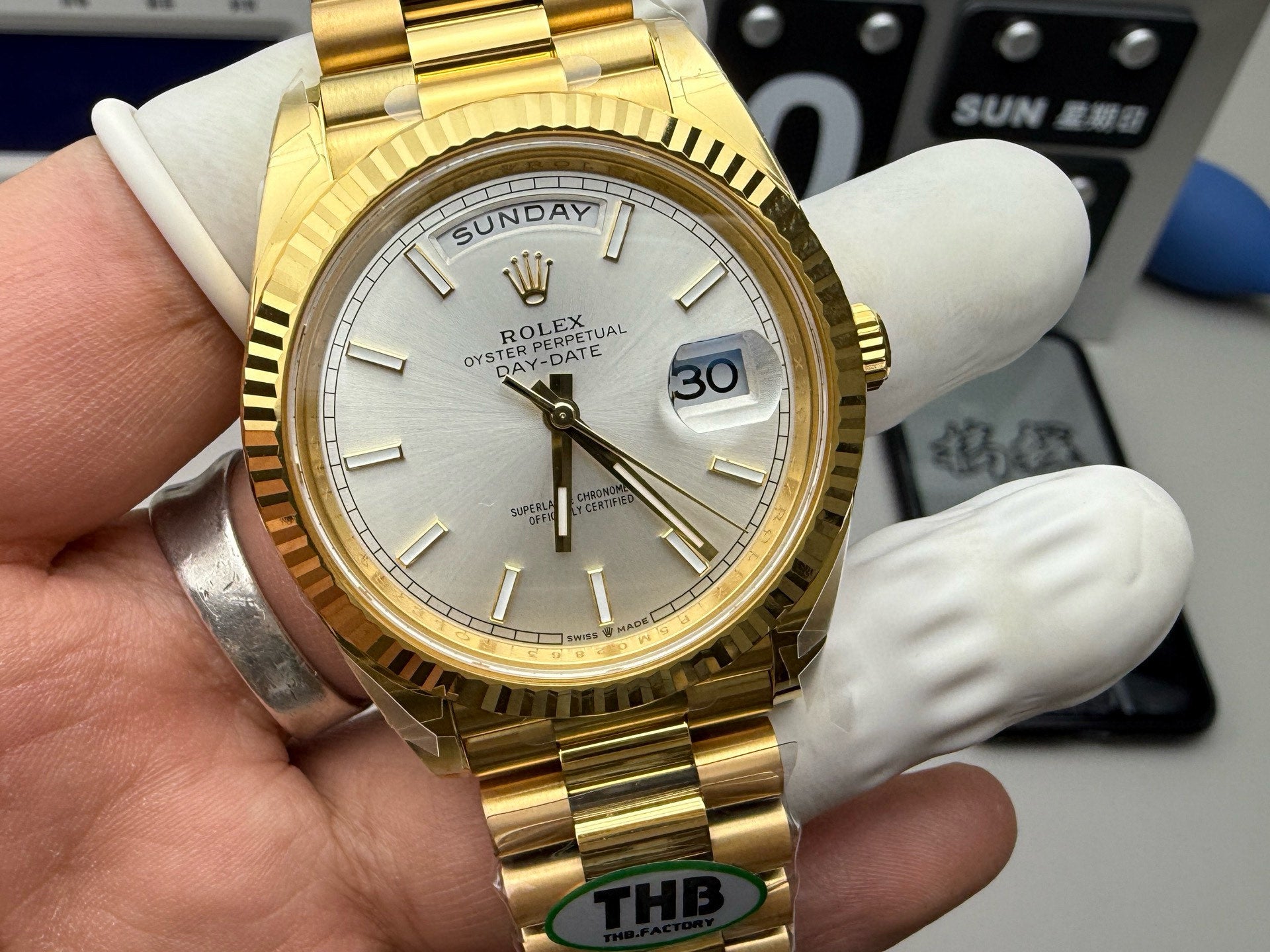 R2   Day-Date ---228238---40mm