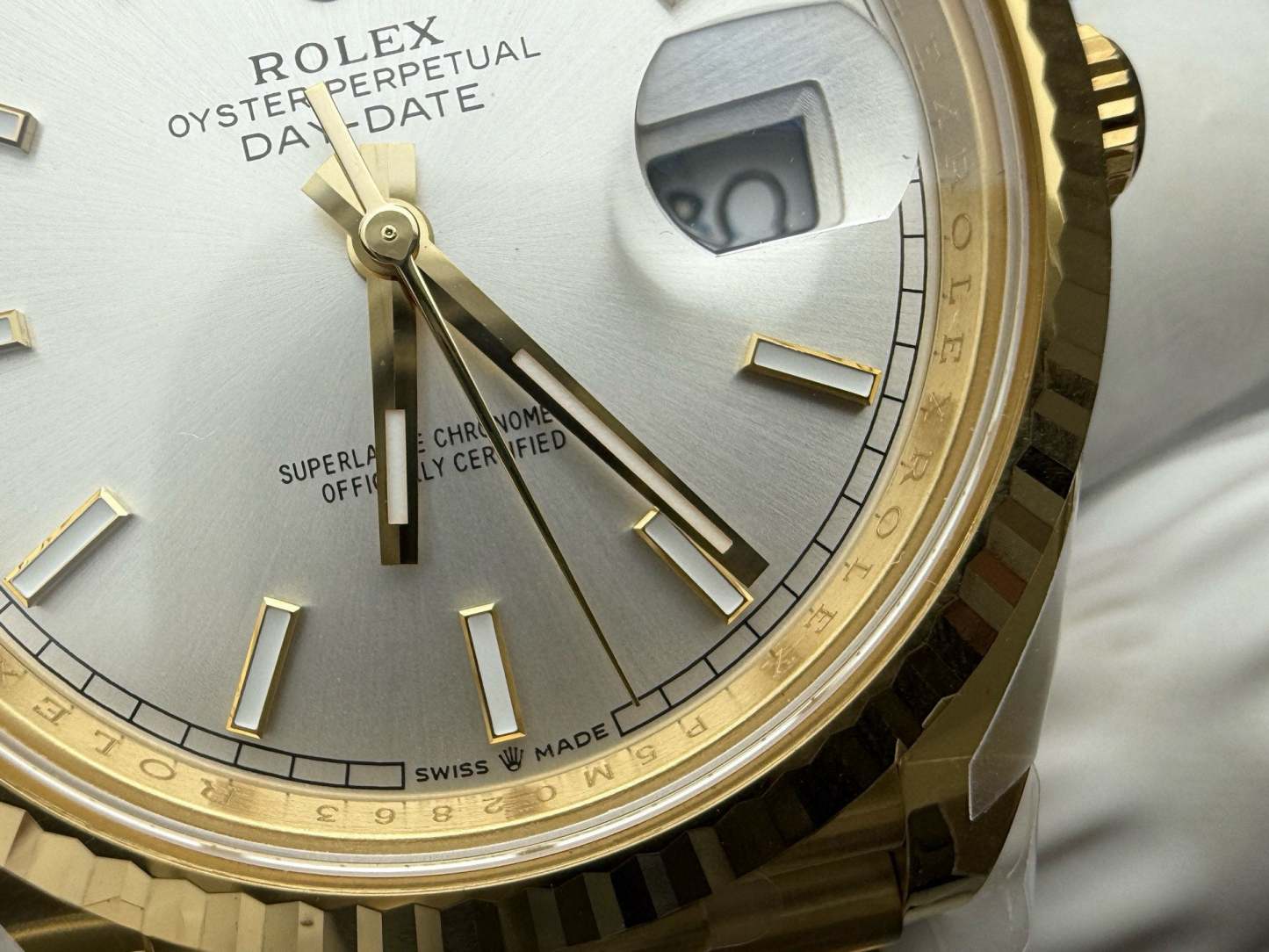 R2   Day-Date ---228238---40mm