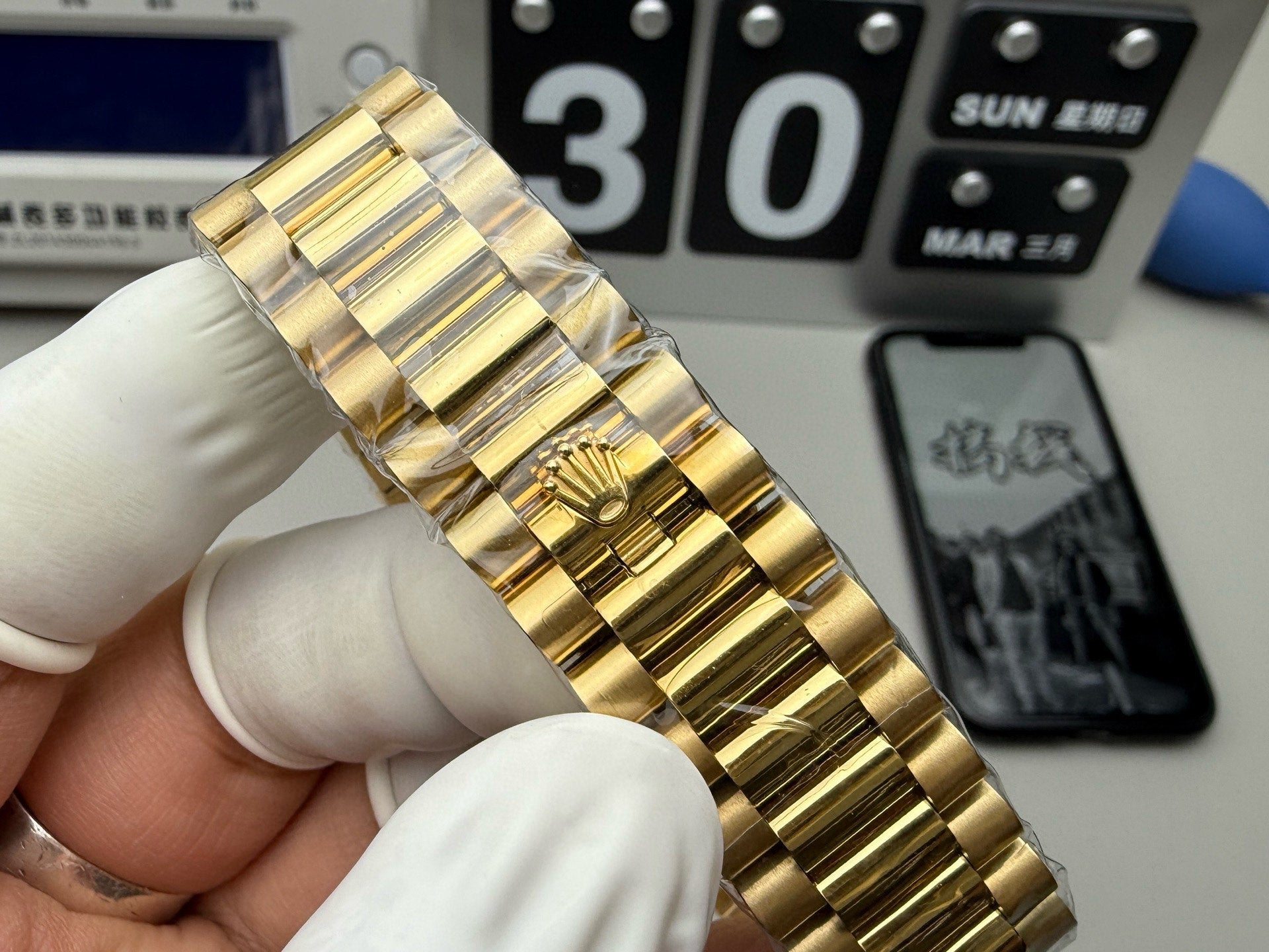 R2   Day-Date ---228238---40mm