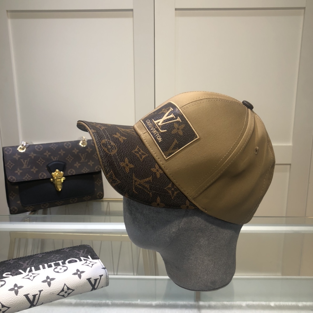 FASHIONABLE FOUR-LEAF CLOVER DOME BASEBALL CAP