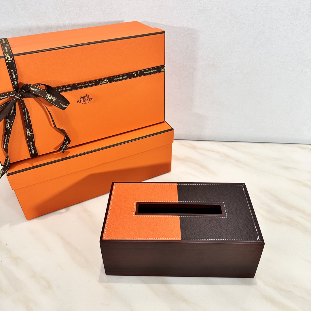 Hethtrmès Tissue Box (Solid Natural Ebony-Stained Mahogany + Smooth Young Bull Calfskin)