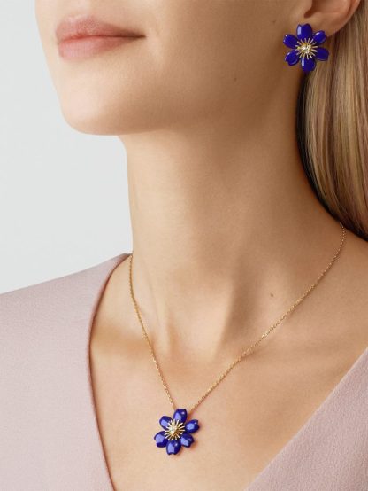 Rose de Noel pendant, mini model