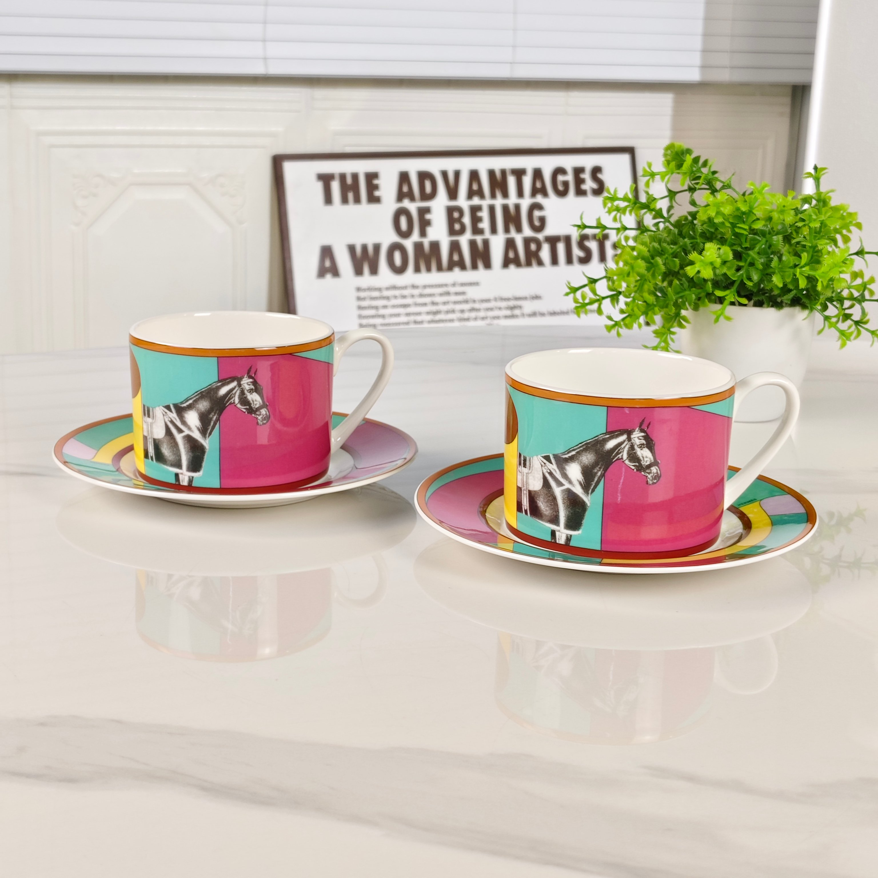 New Arrival 🔥 Hethtrmès "Forward-Galloping Horse" Motif — [One Pot, Two Cups & Saucers] — Red Set