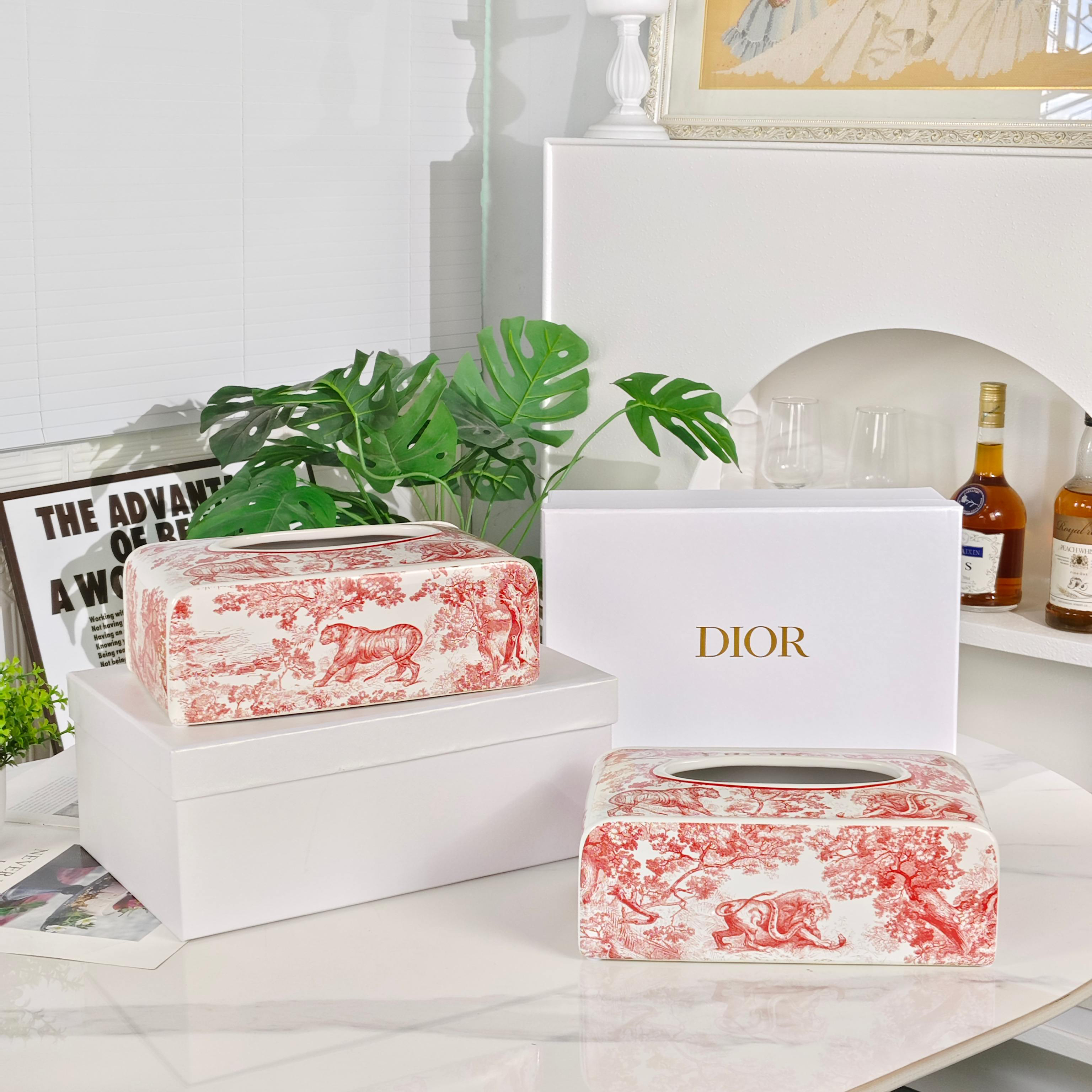Ditht Ao || Red Tiger Tissue Box