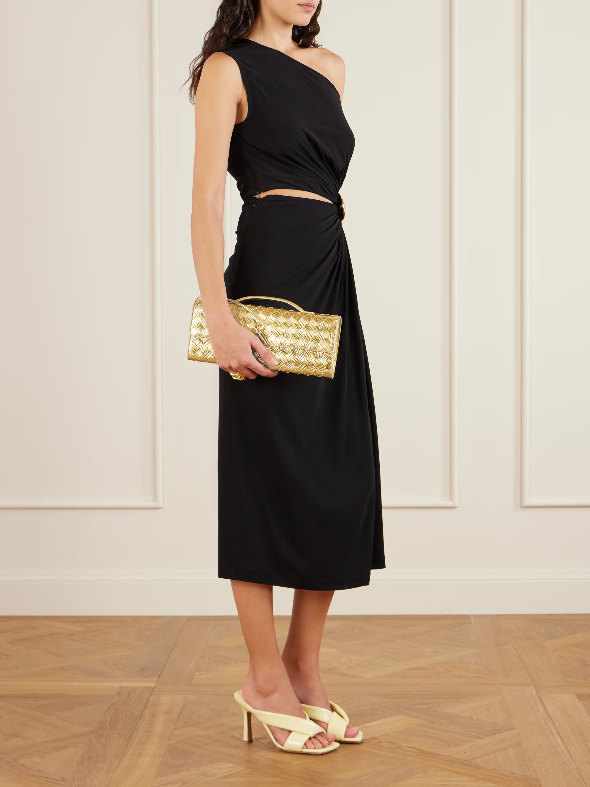 Bothtttega Vethtneta Gold Woven Evening Bag