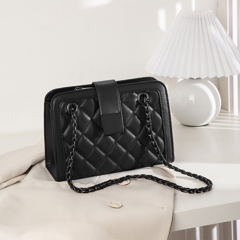 Large-capacity bag women's crossbody bag new fashion popular versatile rhombus chain shoulder bag