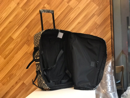 DR premium travel suitcases