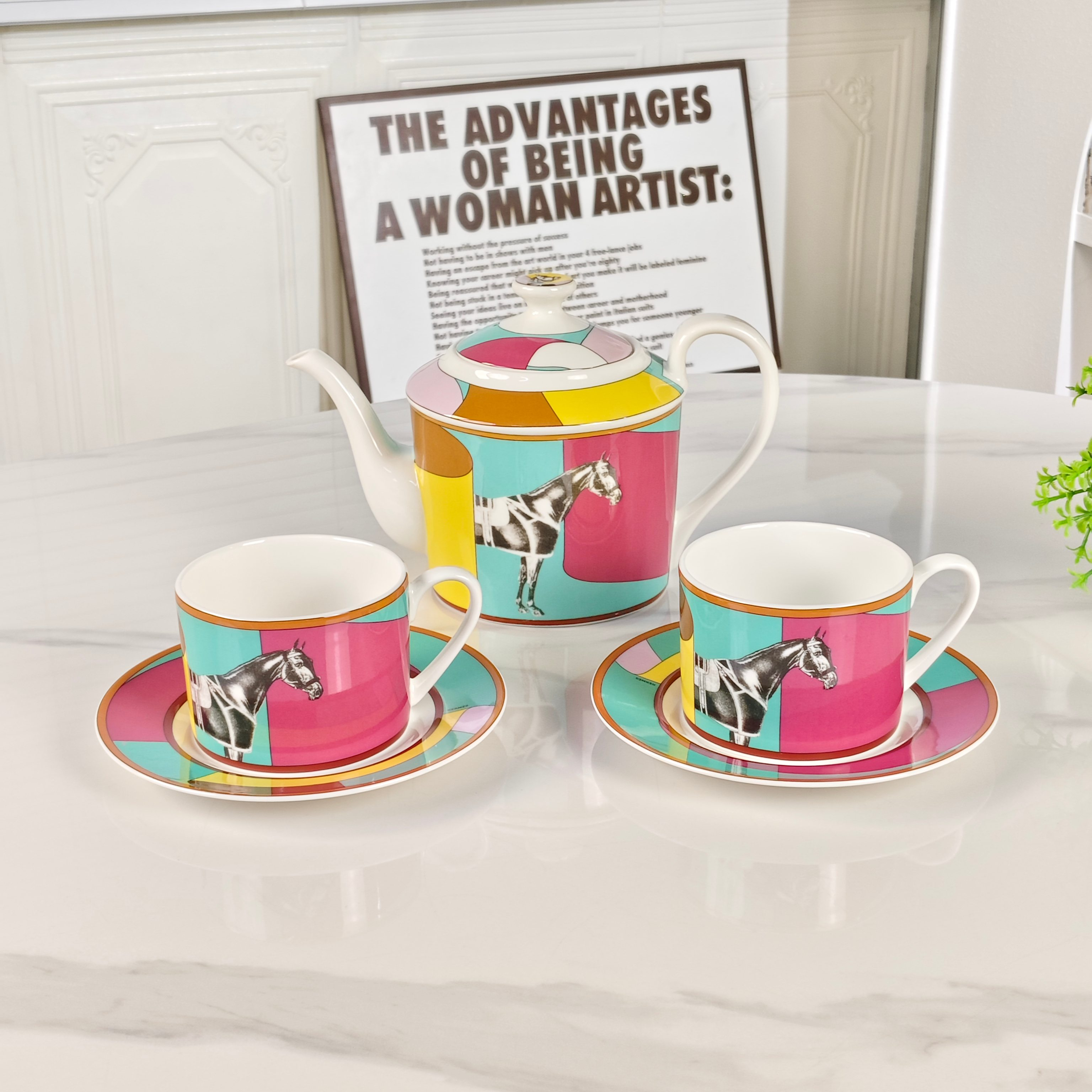 New Arrival 🔥 Hethtrmès "Forward-Galloping Horse" Motif — [One Pot, Two Cups & Saucers] — Red Set