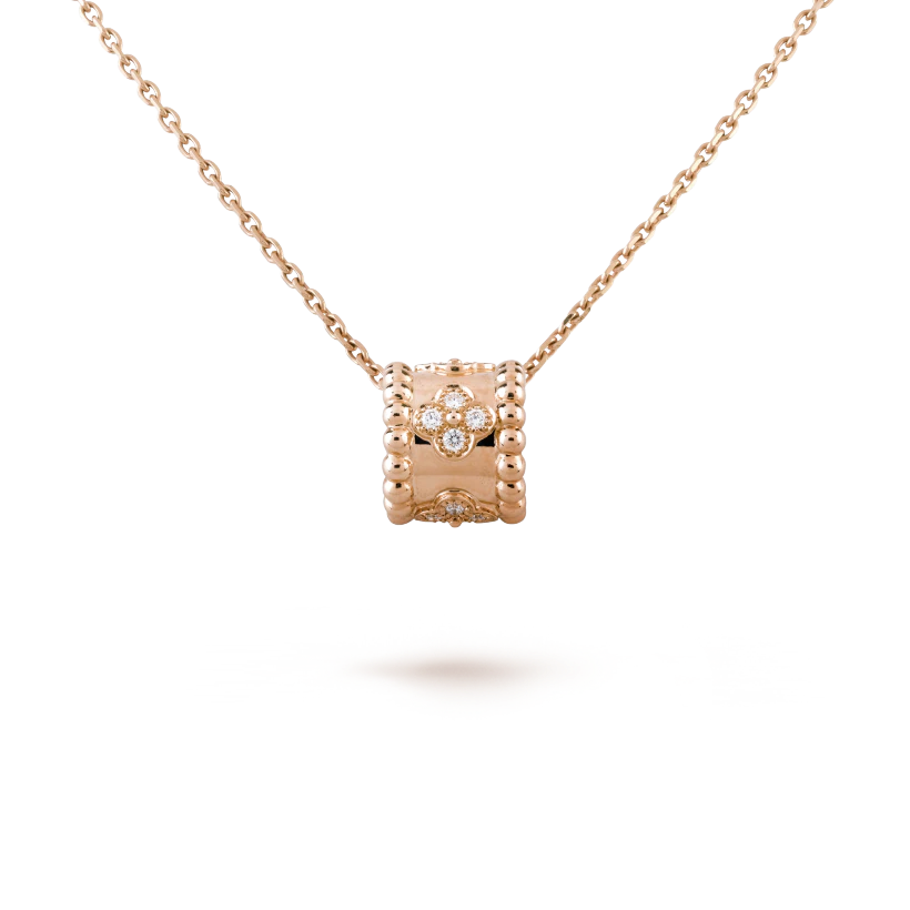 Perlee clovers pendant