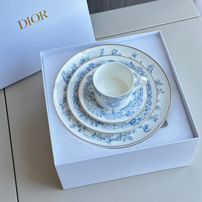 Dithtor "Infinite Dreams" Collection: Lucky Star 4-Piece Tableware Set