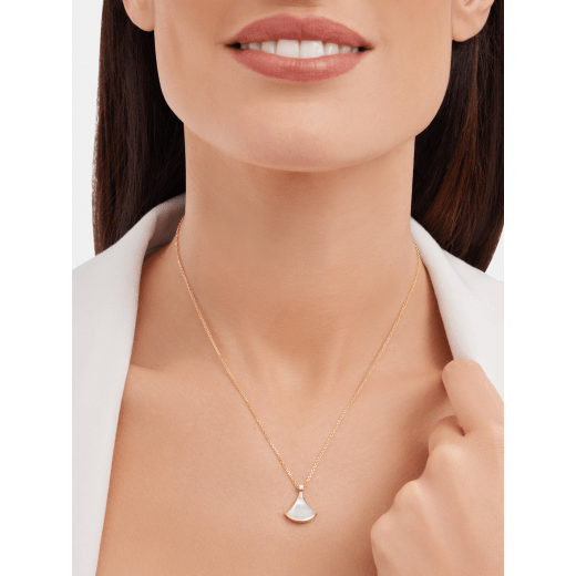 DIVAS DREAM NECKLACE