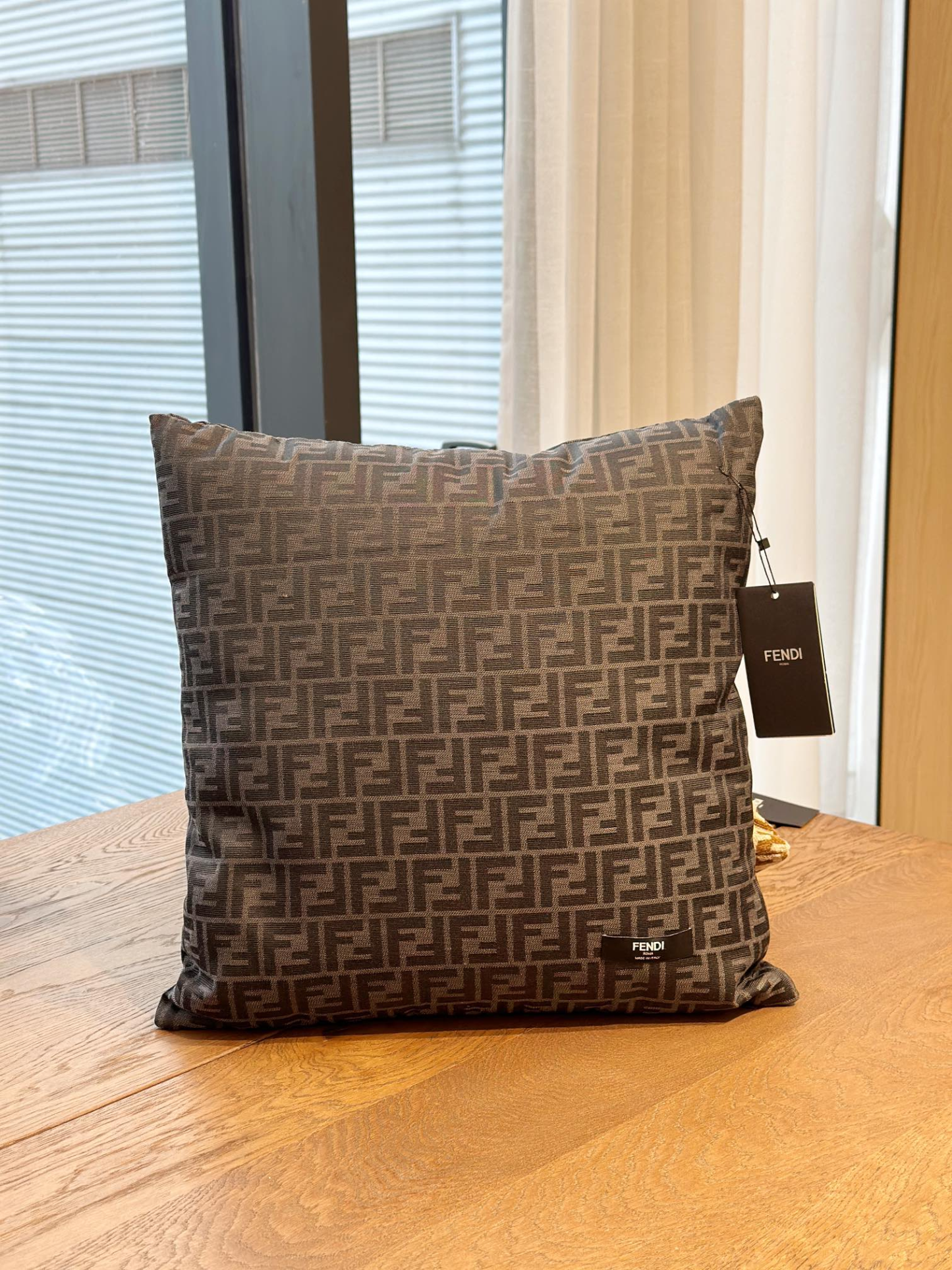 Fenthtdi Casa Collection Throw Pillows / Cushions