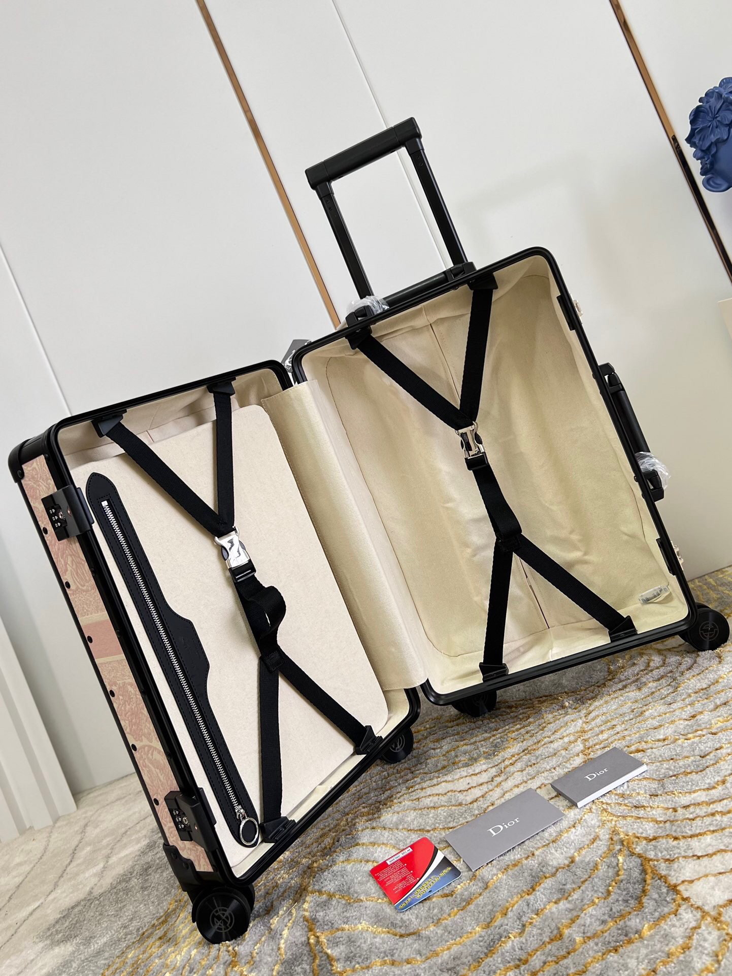 DR premium travel suitcases