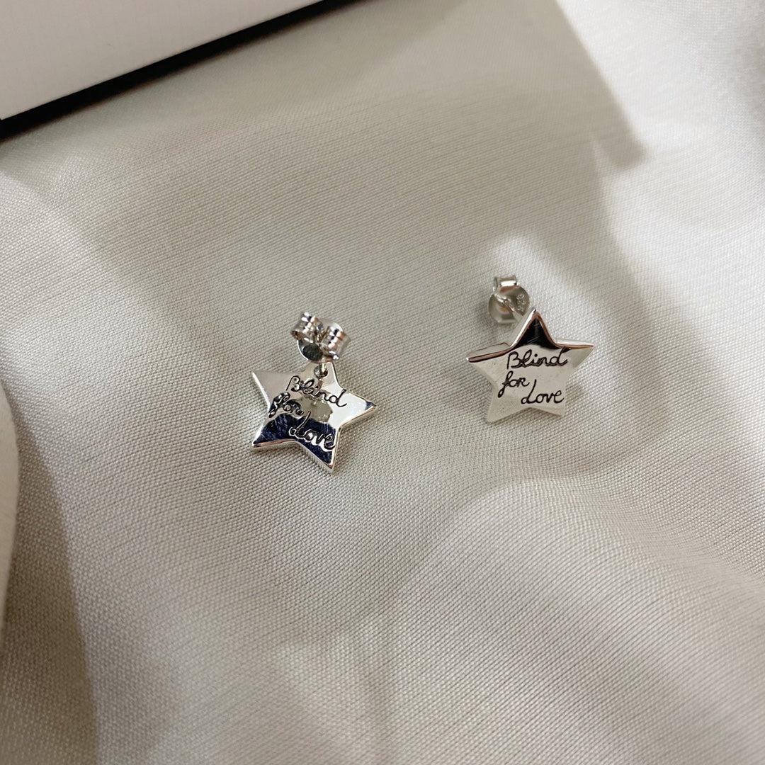 SILVER BLIND FOR LOVE STAR EARRINGS