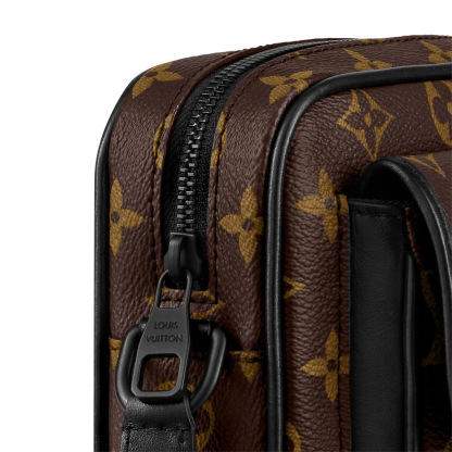 Christopher Wearable Wallet M69404