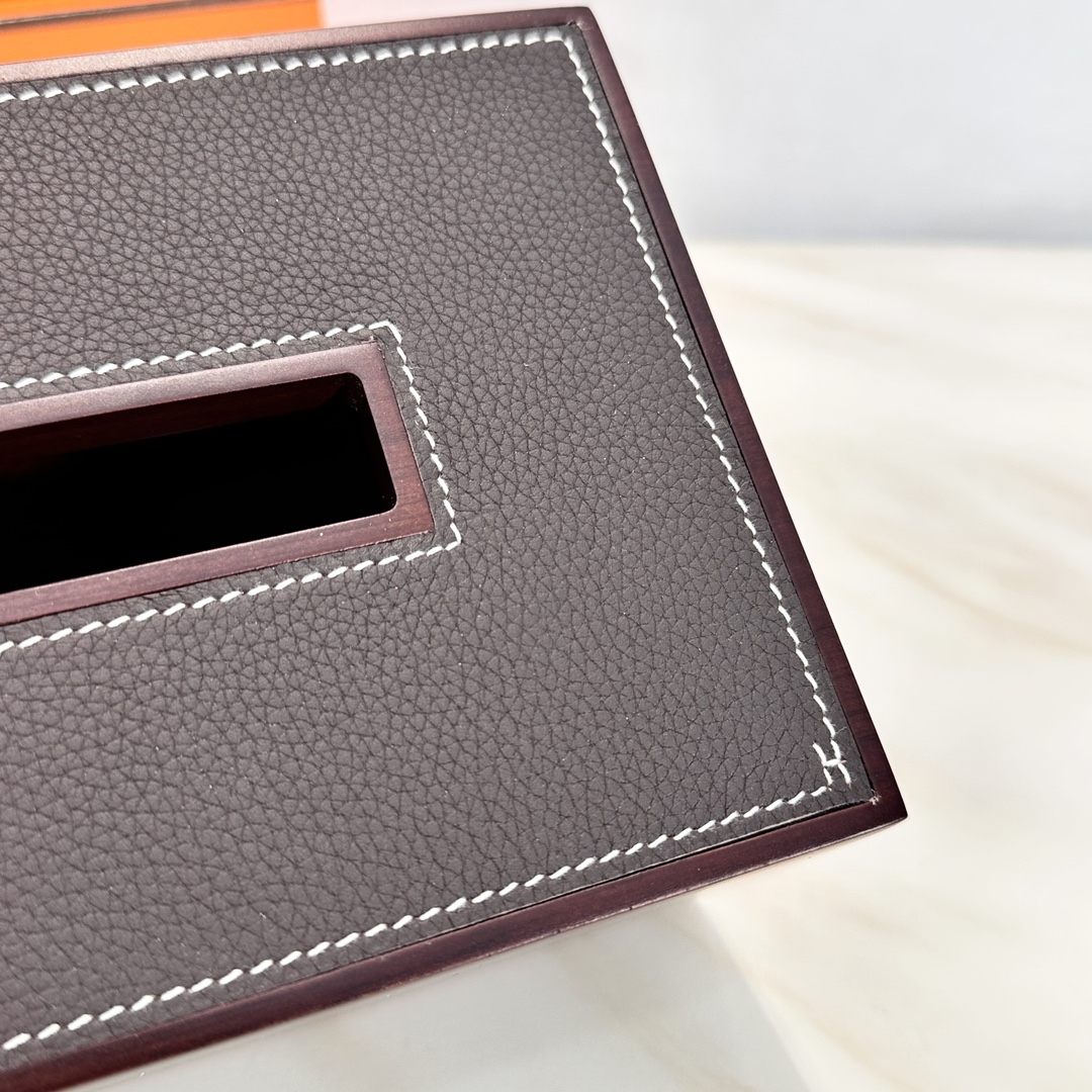 Hethtrmès Tissue Box (Solid Natural Ebony-Stained Mahogany + Smooth Young Bull Calfskin)