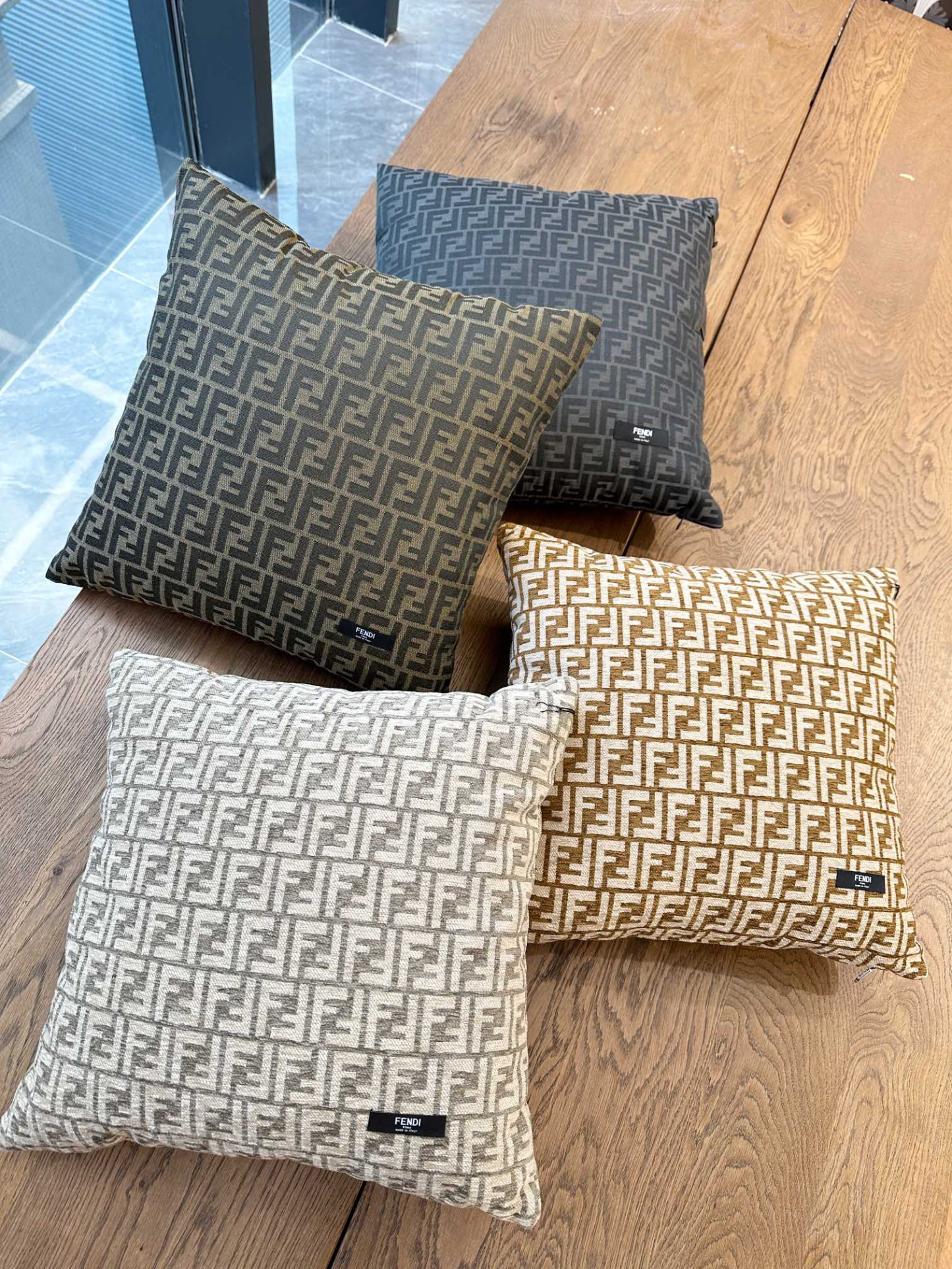 Fenthtdi Casa Collection Throw Pillows / Cushions