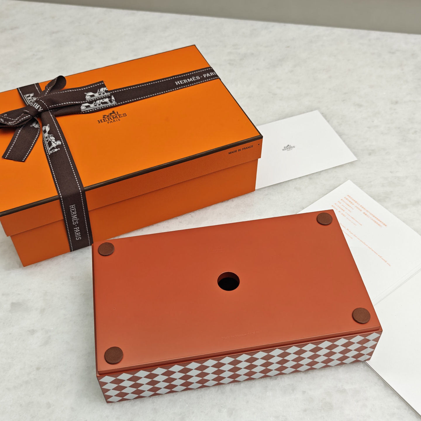 He--rmès hand-lacquered and carved wooden tissue box