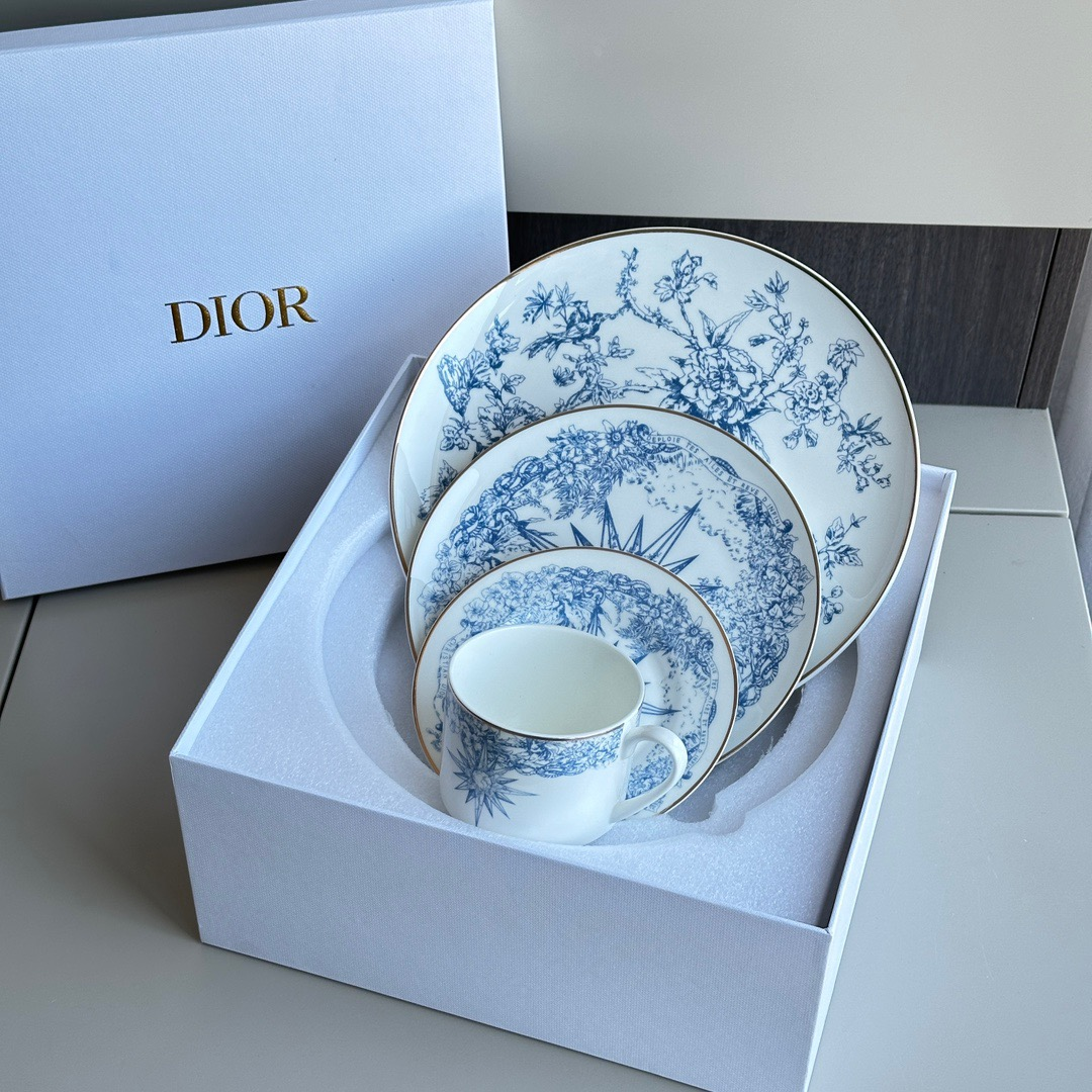 Dithtor "Infinite Dreams" Collection: Lucky Star 4-Piece Tableware Set