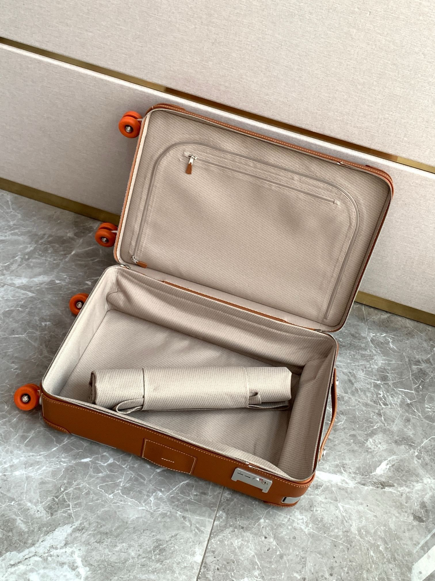 HRS High-End Travel Suitcase