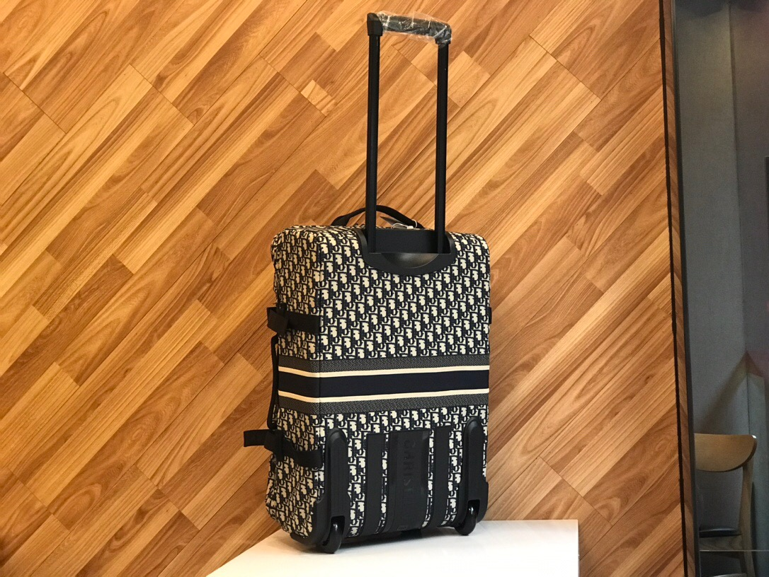 DR premium travel suitcases