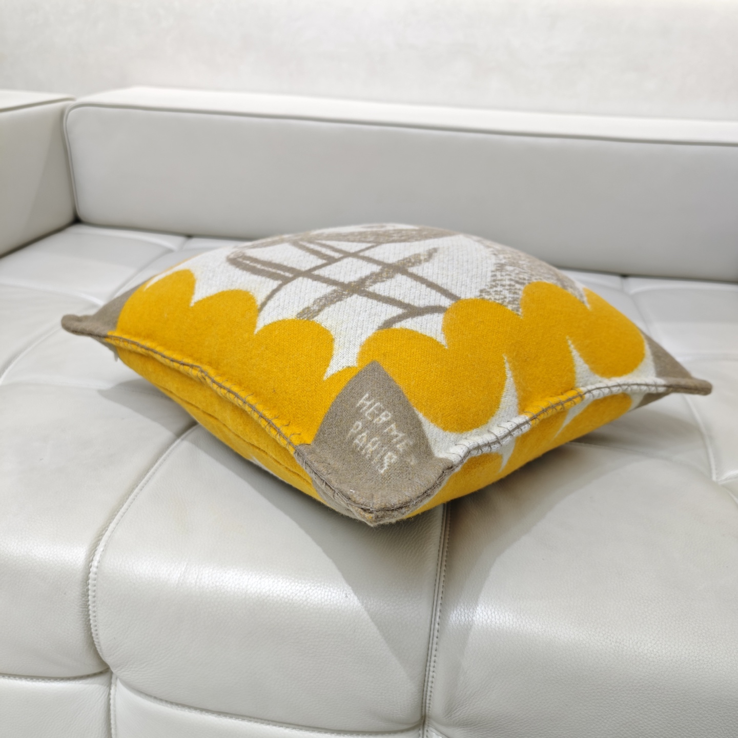 Herthtmès New Cashmere Blanket [Cheval Joker Cushion/Throw Pillow]