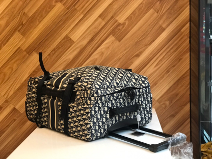 DR premium travel suitcases