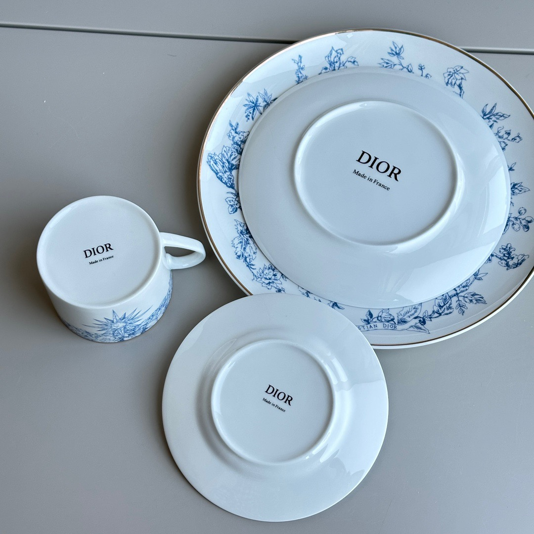Dithtor "Infinite Dreams" Collection: Lucky Star 4-Piece Tableware Set