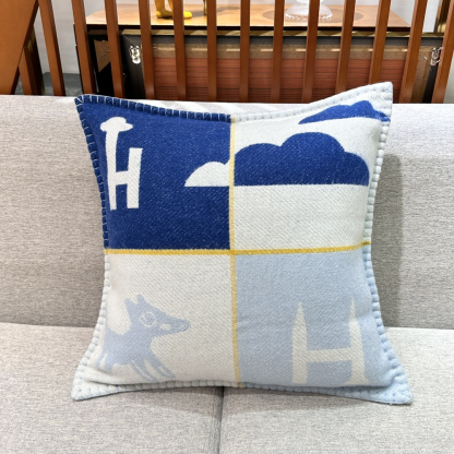 Herthtmès Throw Pillow ➿