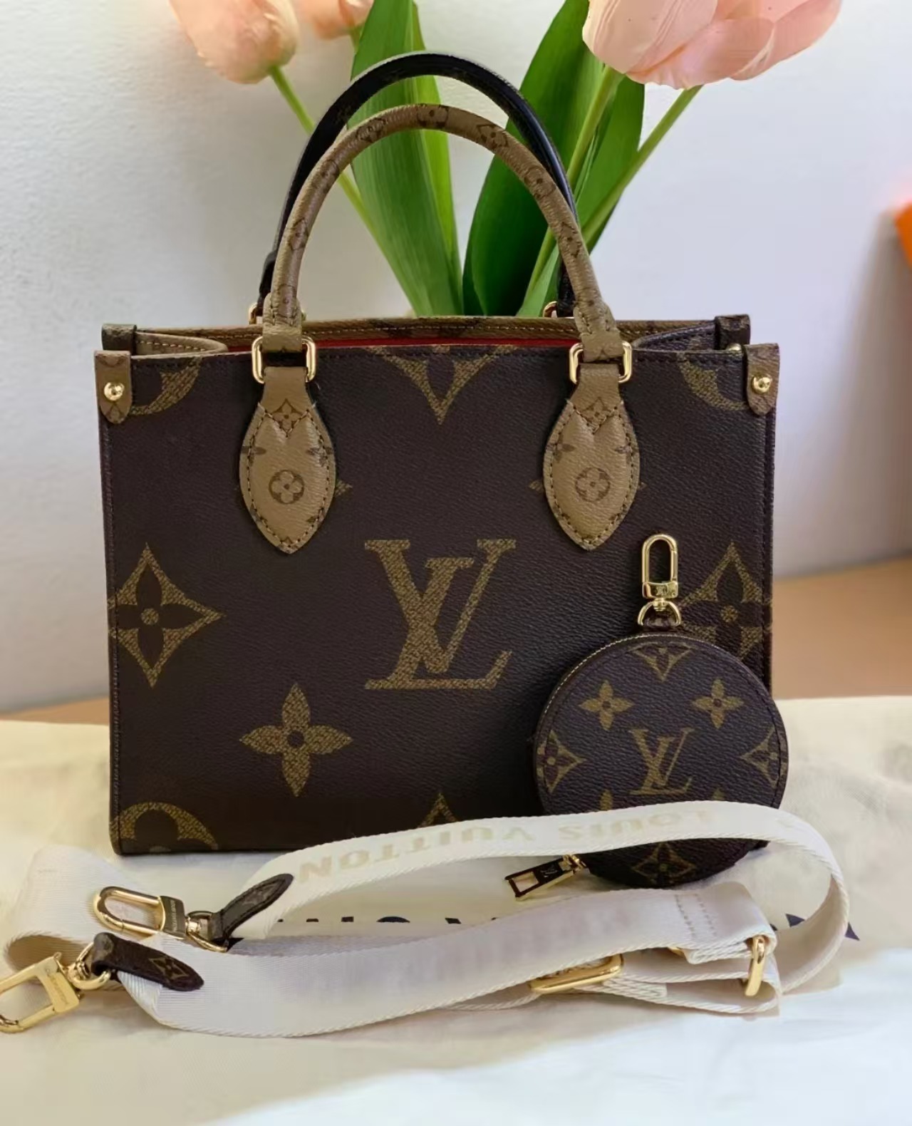 LV bag 25*11.5*19cm
