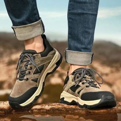 Lo sconto di oggi è del 50%. Le sneakers da uomo sono progettate ergonomicamente per proteggere meglio i piedi e alleviare la pressione.