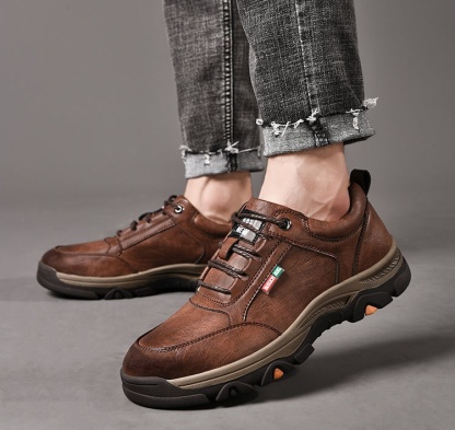 Sconto del 50% sulle scarpe sportive ortopediche outdoor per proteggere meglio i tuoi piedi e alleviare dolori e stanchezza