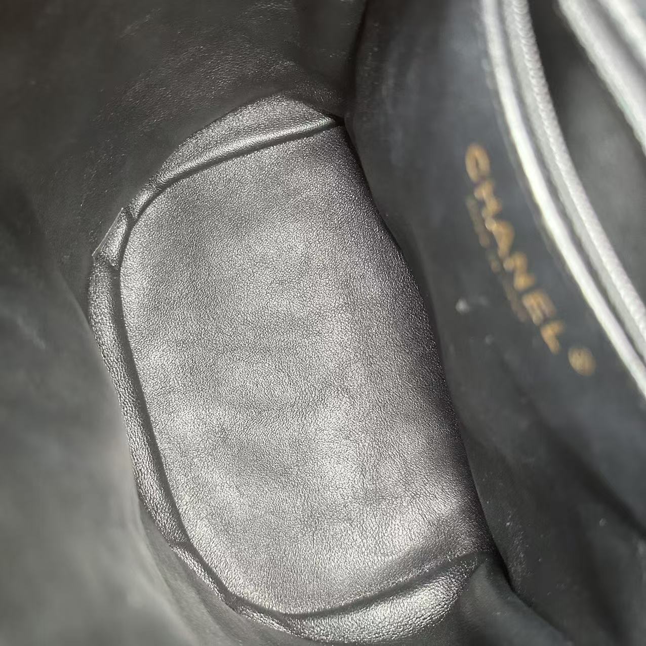 【#565】Pre-owned CHANEL Filigree Grained Calfskin Backpack  BJ11018050185