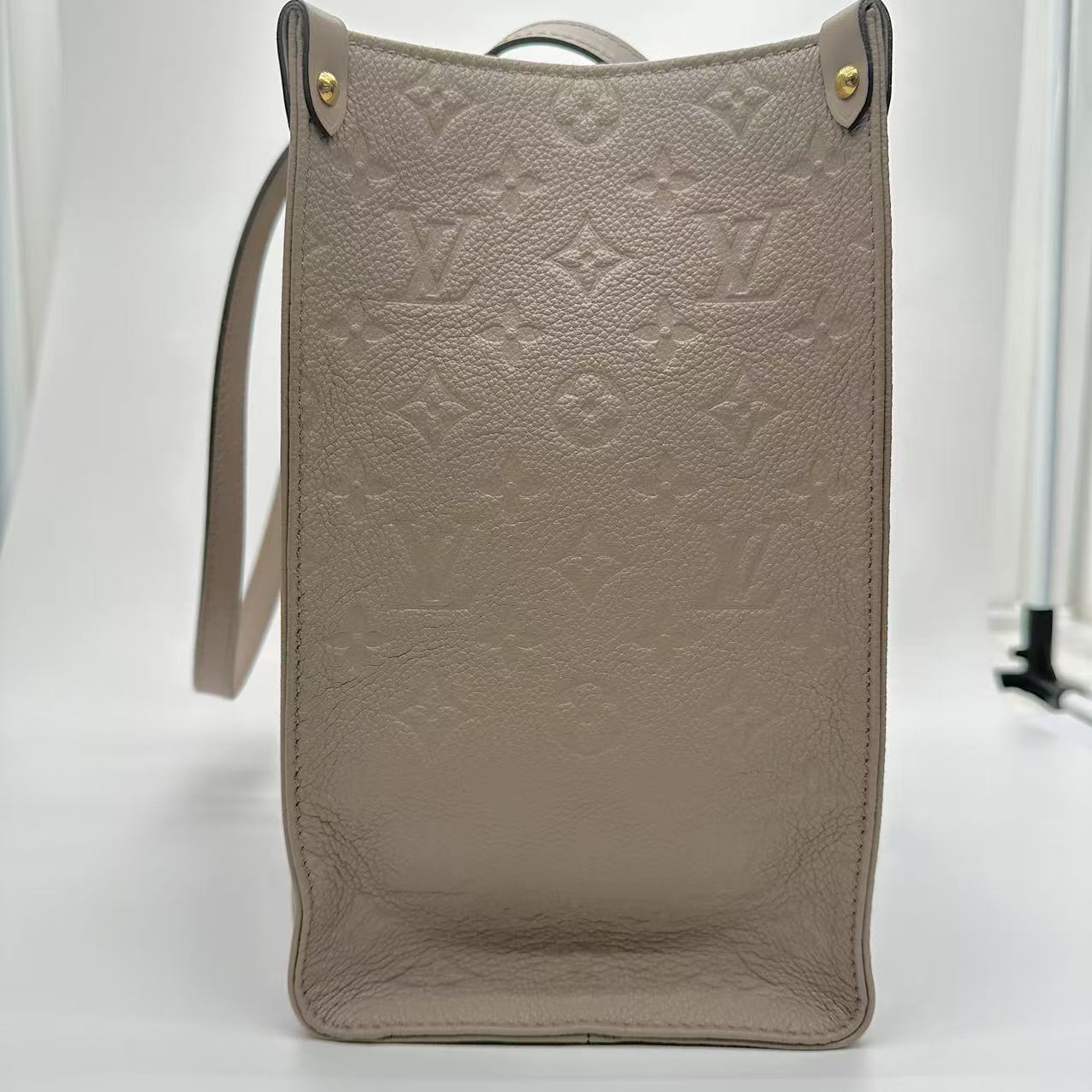 【#544】Pre-owned Louis Vuitton Onthego Elephant Grey Gained Calfskin Tote Bag BJ110MC05013 