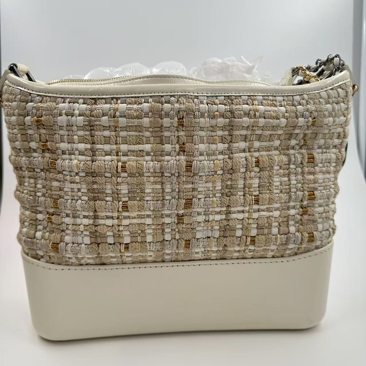 【#525】Pre-owned CHANEL Gabrielle Hobo Large Size in White and Beige Tweed Leather Calfskin Crossbody Bags BJ1101904085