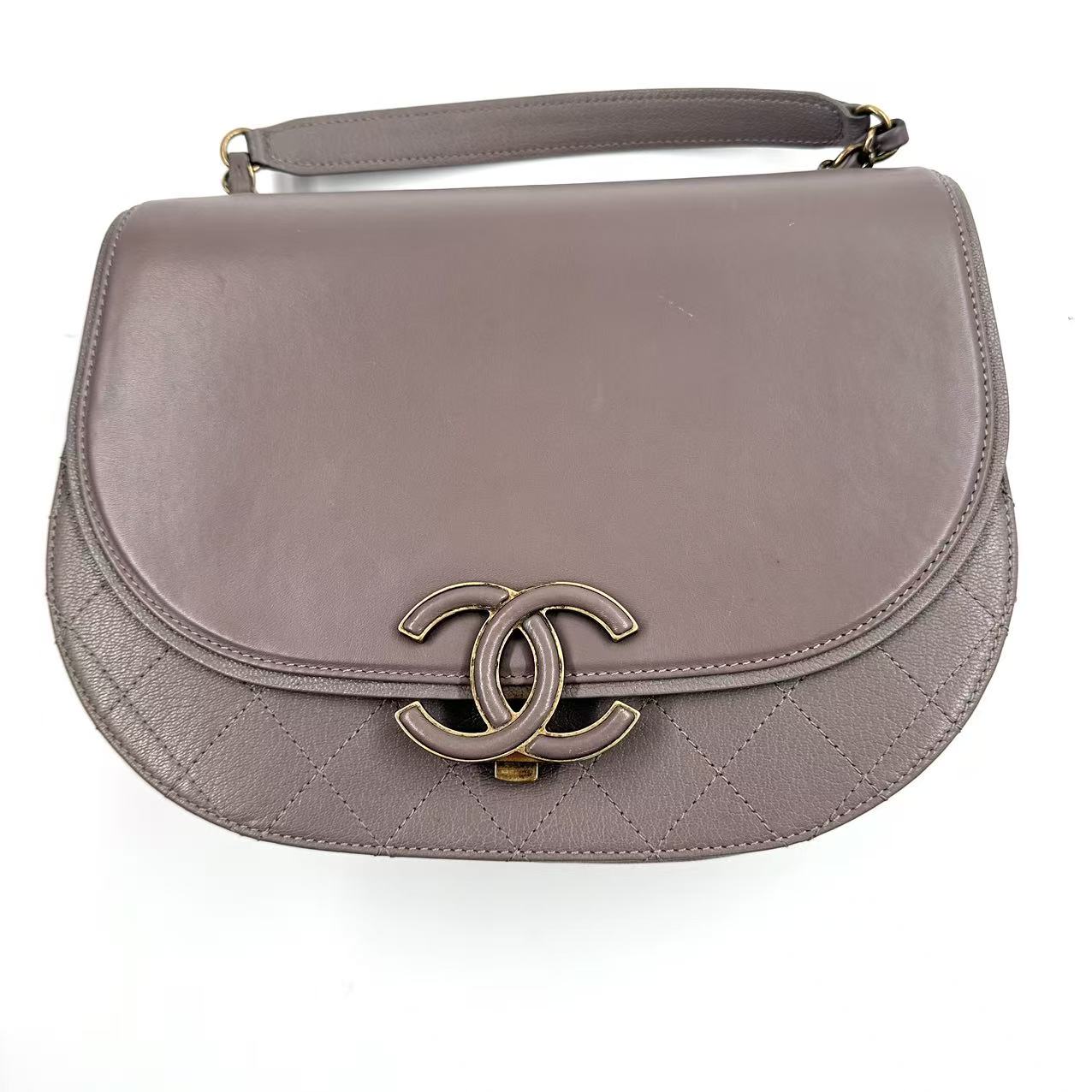 【#537】Pre-owned CHANEL Coco Curve Calfskin Shoulder Bags BJ11017 1805011