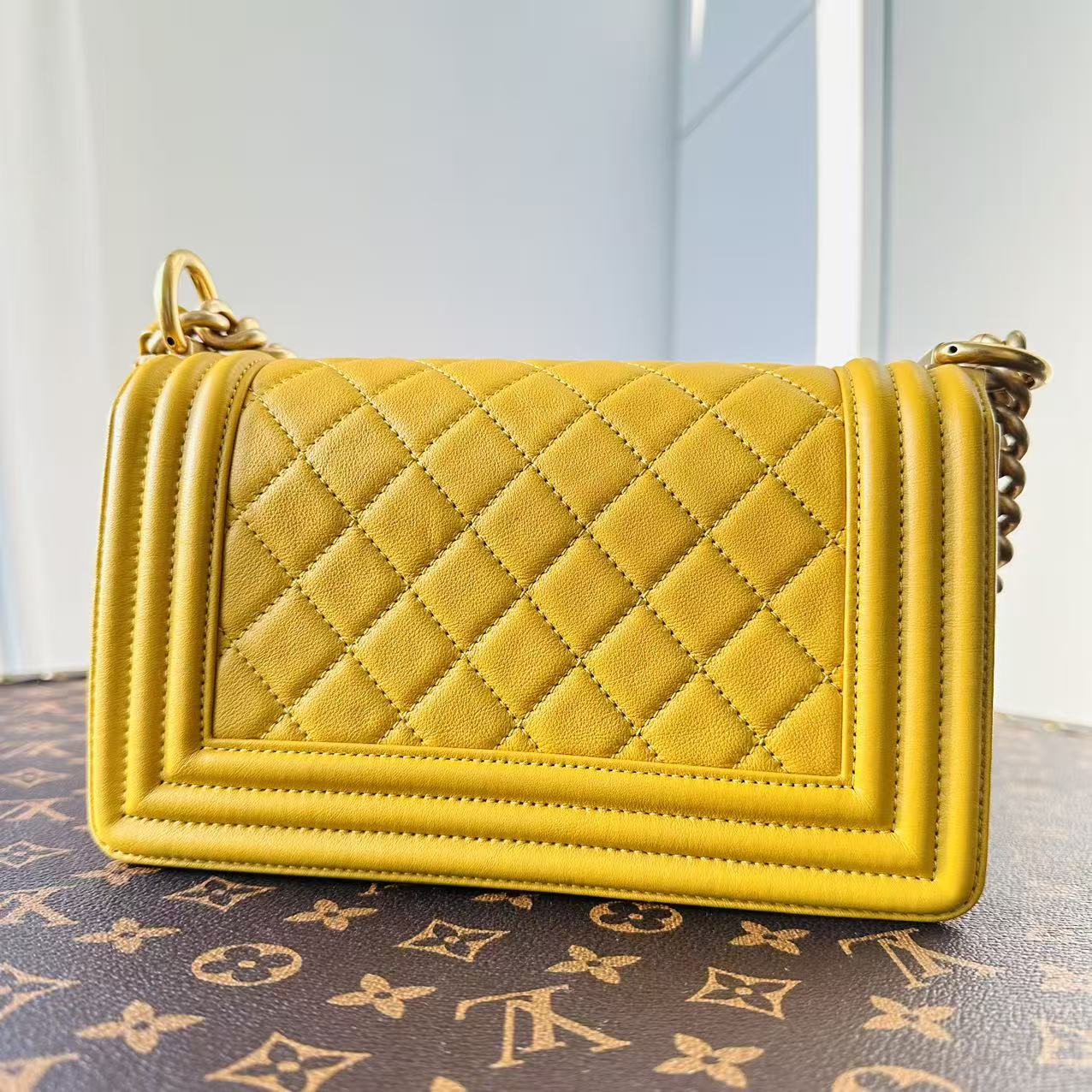 【#560】Pre-owned CHANEL Leboy Yellow Lambskin Shoulder Bag BJ11019050155