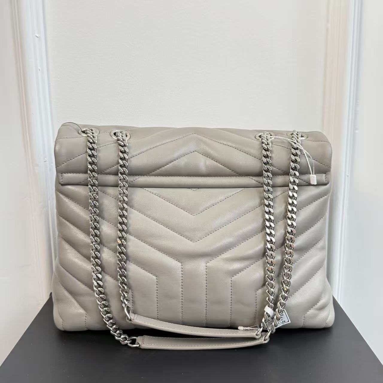 【#523】Pre-owned Yves Saint Laurent LouLou Grey Medium Size Calfskin Shoulder Bag BJ1109904090 