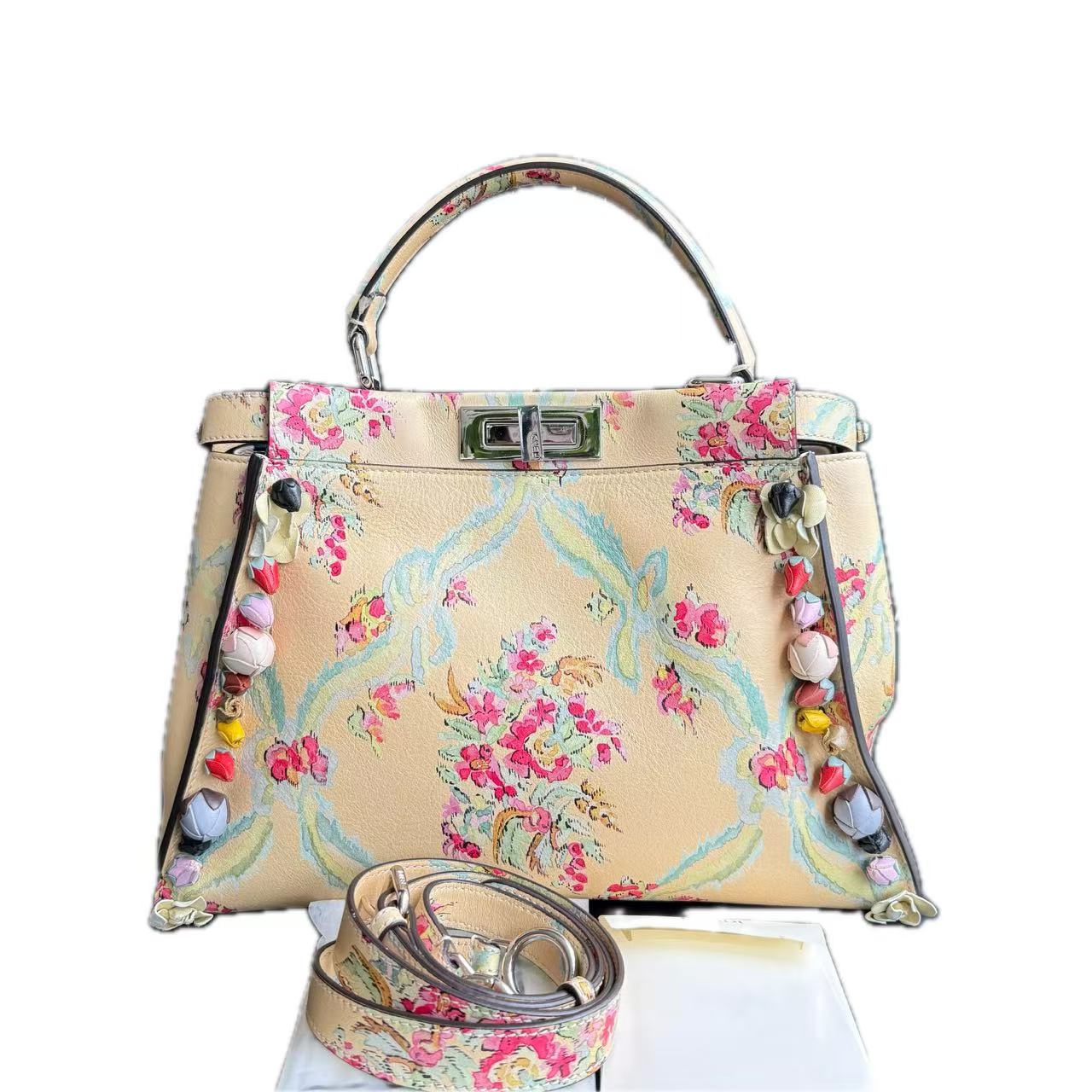 【#489】Pre-owned FENDI Peekaboo Mico Limited Edition Yellow Color Calfskin Tote Bags BJ1109904055 